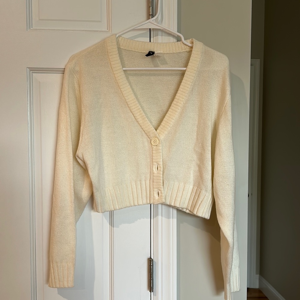 Cream/off white cropped knit sweater cardigan